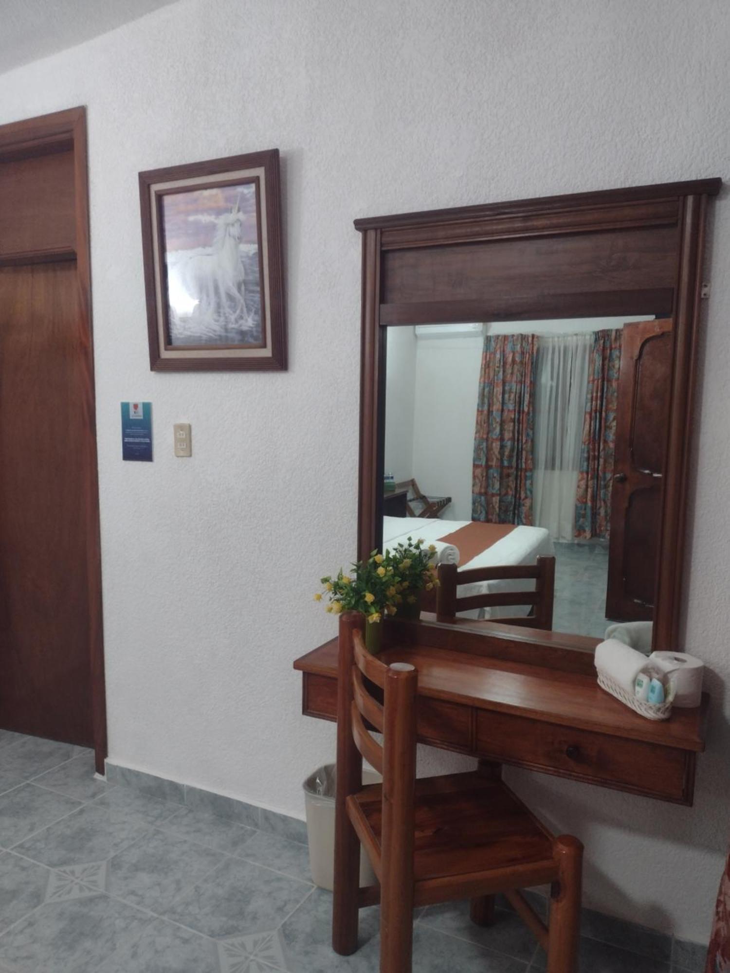 Hotel Hf Hacienda San Francisco Puente Nacional Bilik gambar